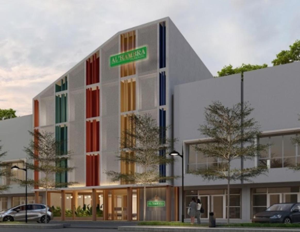 Alhambra Hotel Banda Aceh Buitenkant foto